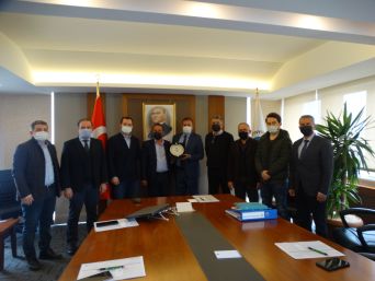 Trabzon Arsin Organize Sanayi Bölgesi Yönetim Kurulu Başkanlığı’ndan Akın Akman’a Plaket