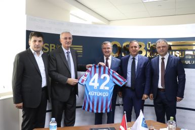 Mekap Deri Ve Ayakkabı Sanayi Ticaret A.Ş. Yönetim Kurulu Başkanı Selçuk İskender’den Anlamlı Hediye