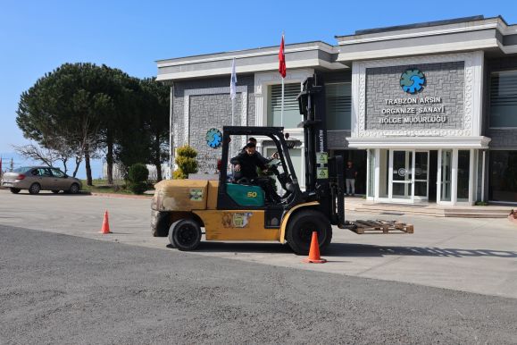 OSB’DEKI FIRMALARIMIZDA ÇALIŞAN PERSONELLERE, FORKLIFT OPERATÖRLÜĞÜ EĞITIMI VERILDI