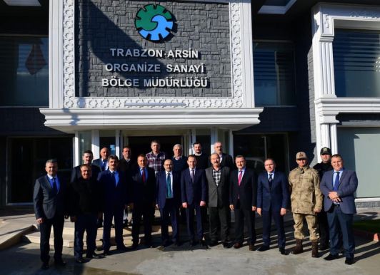 VALİ İSMAİL USTAOĞLU’NDAN ARSİN OSB’YE NEZAKET ZİYARETİ