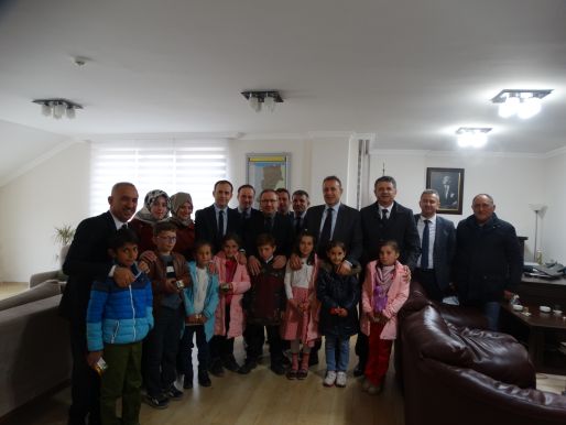 ARSIN OSB’ DEN MAHMUT TAVILOĞLU ÖĞRENCILERINE UZANAN YARDIM ELI