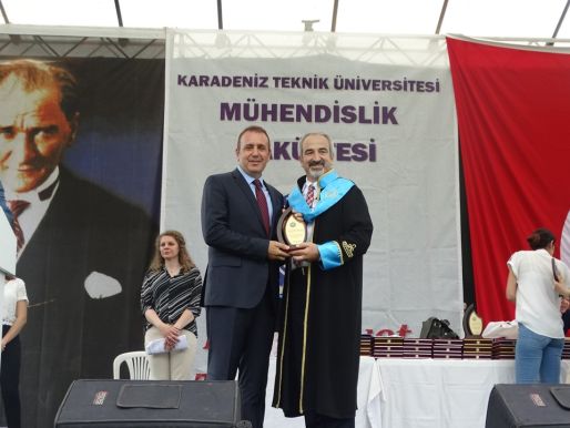 TRABZON ARSIN OSB, KTÜ MÜHENDISLIK FAKÜLTESI MEZUNIYET TÖRENINDE MEZUN OLAN ÖĞRENCILERIN SEVINCINE ORTAK OLDU.