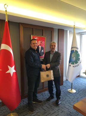 TRABZON ULAŞTIRMA ESKI BÖLGE MÜDÜRÜ NURETTIN AYDIN TRABZON ARSIN ORGANIZE SANAYI BÖLGESI YÖNETIM KURULU BAŞKANI ERKUT ÇELEBI’YI MAKAMINDA ZIYARET ETTI.