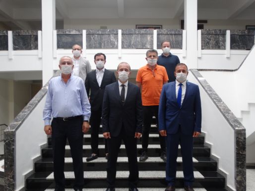 TRABZON ARSİN OSB’DEN KARADENİZ TEKNİK ÜNİVERSİTESİ REKTÖRLÜĞÜ GÖREVİNE ATANAN PROF. DR. HAMDULLAH ÇUVALCI’YA ZİYARET